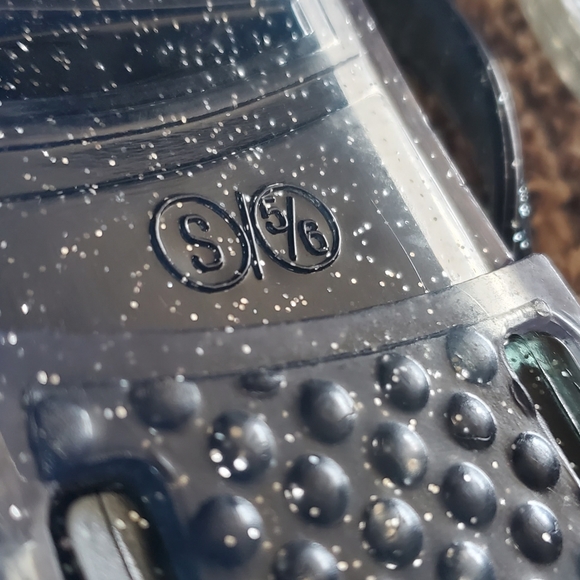 Women's small Chicago Bears jelly flip flops, NWOT - Picture 2 of 2